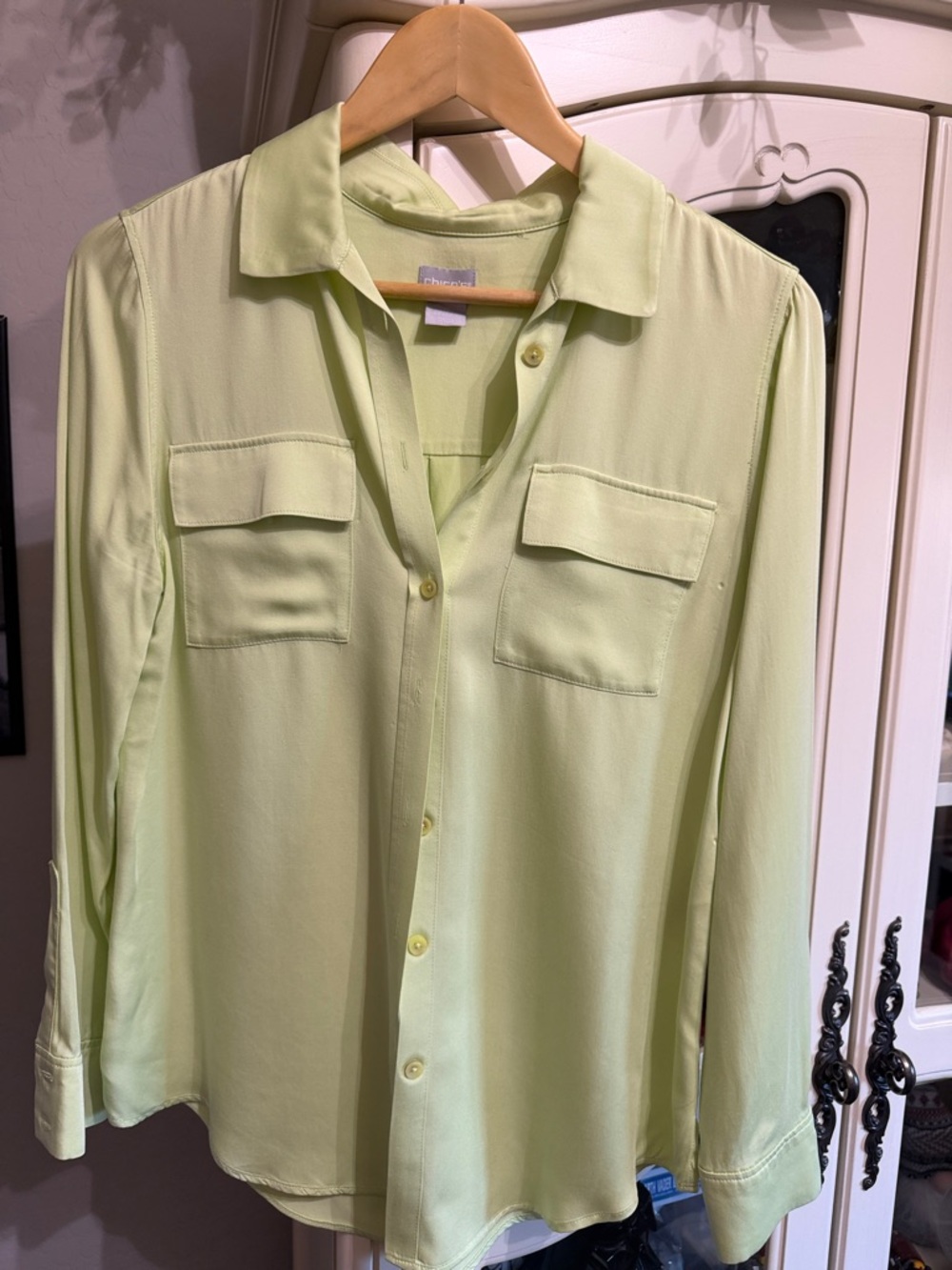 Chico’s Size 0 - Light Lime Silky Button-Up Blouse